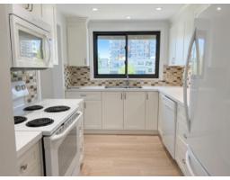 <div class="price">$515,000</div> 301 15317 Thrift Avenue, White Rock<br><div style="margin-bottom:8px;"><small>RE/MAX Colonial Pacific Realty</small></div><div class='bed_bath'>2 Bed | 2 Bath</div>