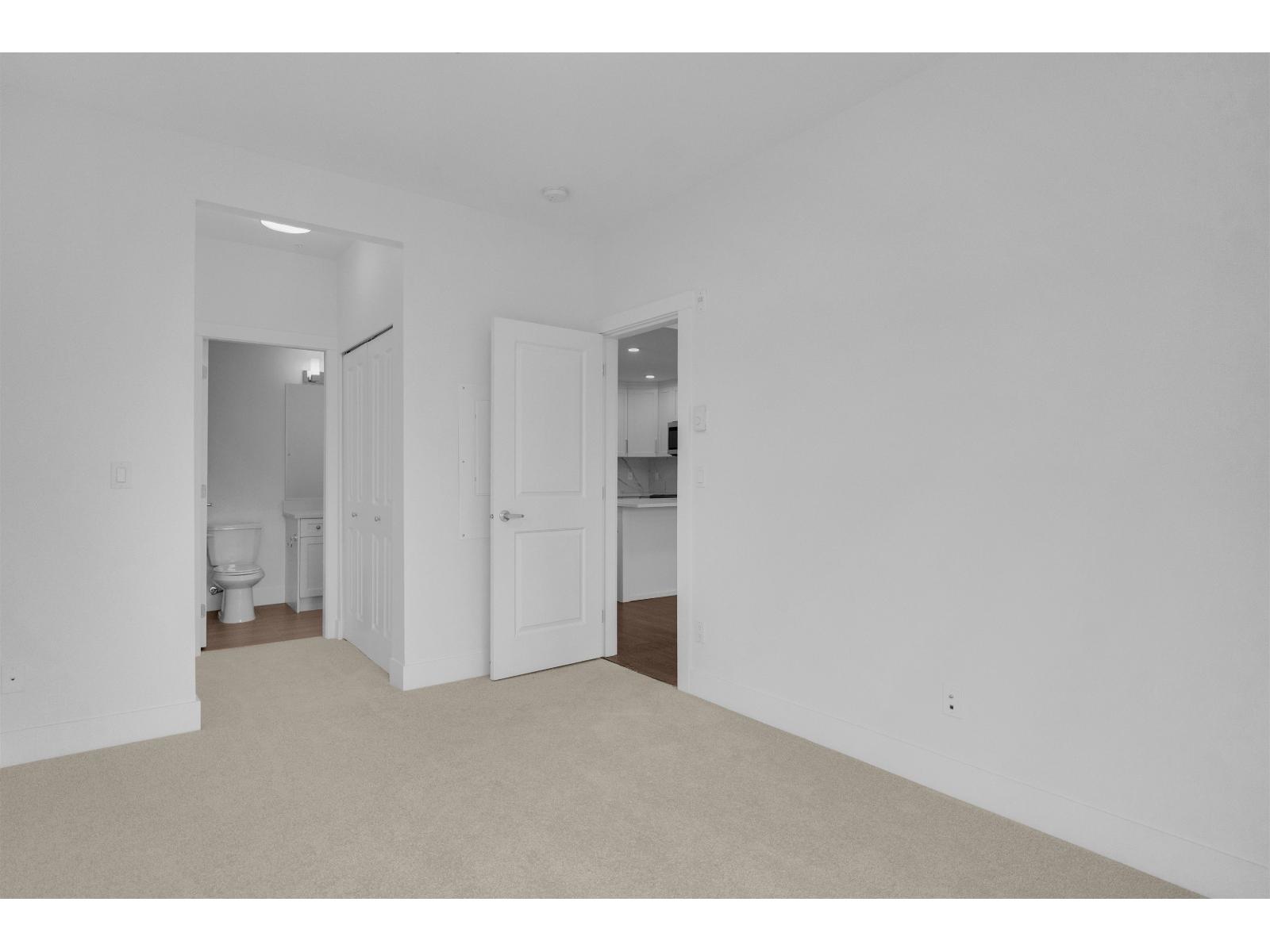 207 9983 E Barnston Drive, Surrey, British Columbia  V4N 6T3 - Photo 19 - R3156318