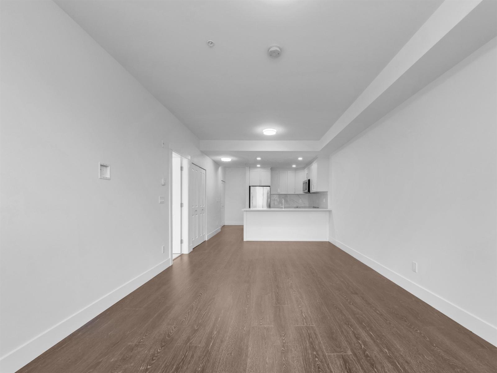207 9983 E Barnston Drive, Surrey, British Columbia  V4N 6T3 - Photo 4 - R3156318