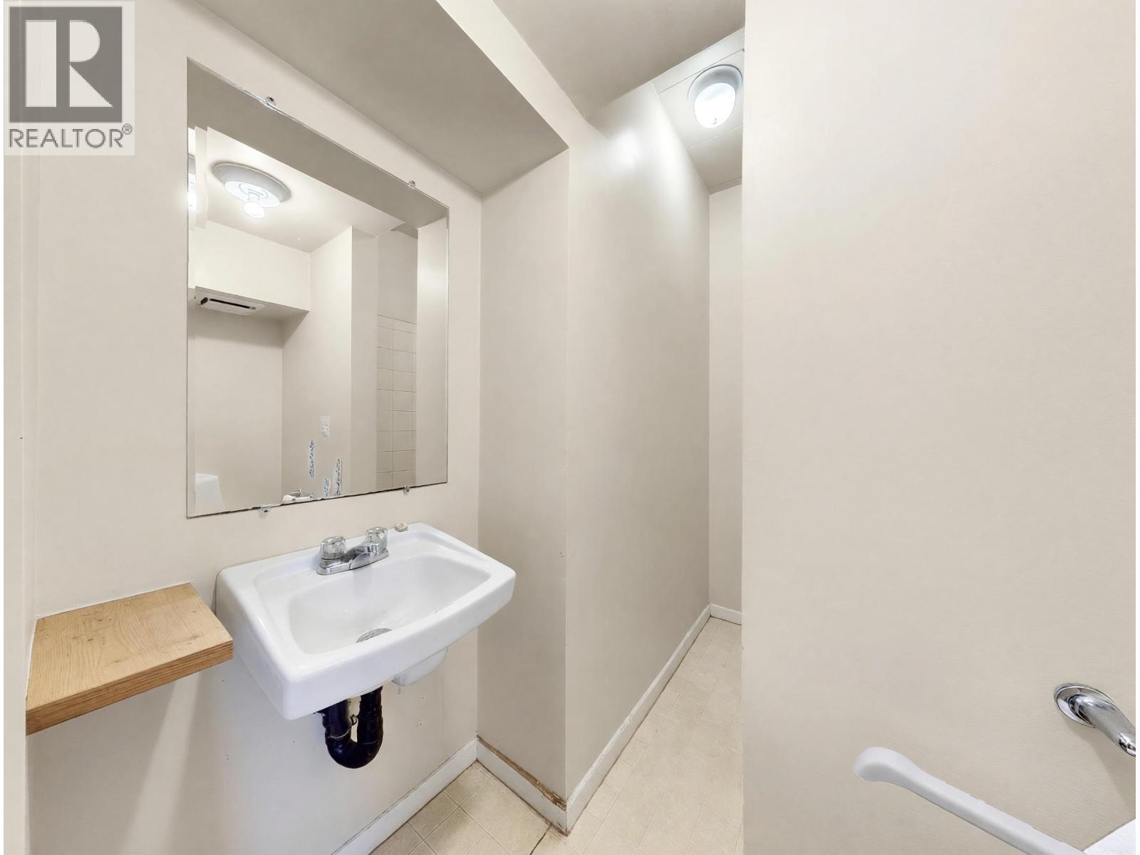 122 W 17th Avenue, Vancouver, British Columbia V5Y 1Z6 - Photo 12 - R3155716