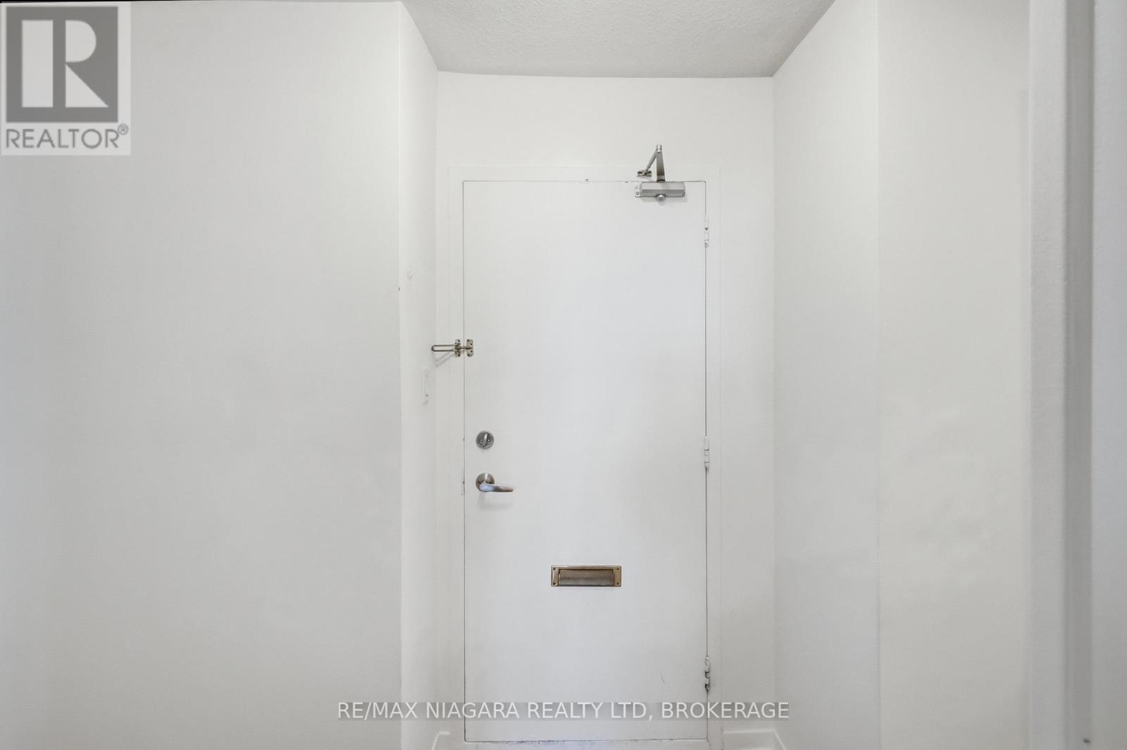 102 - 35 Towering Heights Boulevard, St. Catharines, Ontario  L2T 3G8 - Photo 3 - X13685168