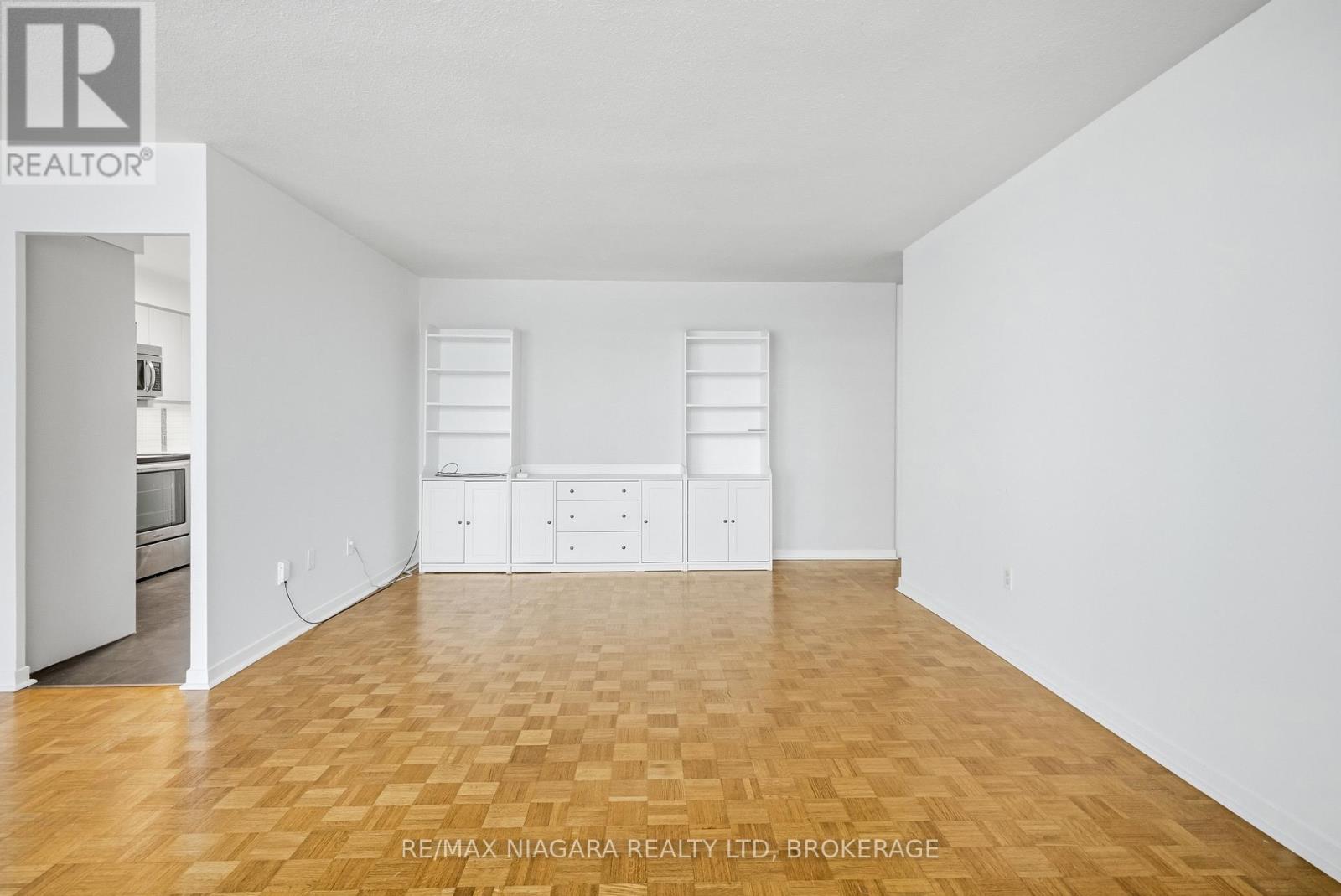 102 - 35 Towering Heights Boulevard, St. Catharines, Ontario  L2T 3G8 - Photo 6 - X13685168