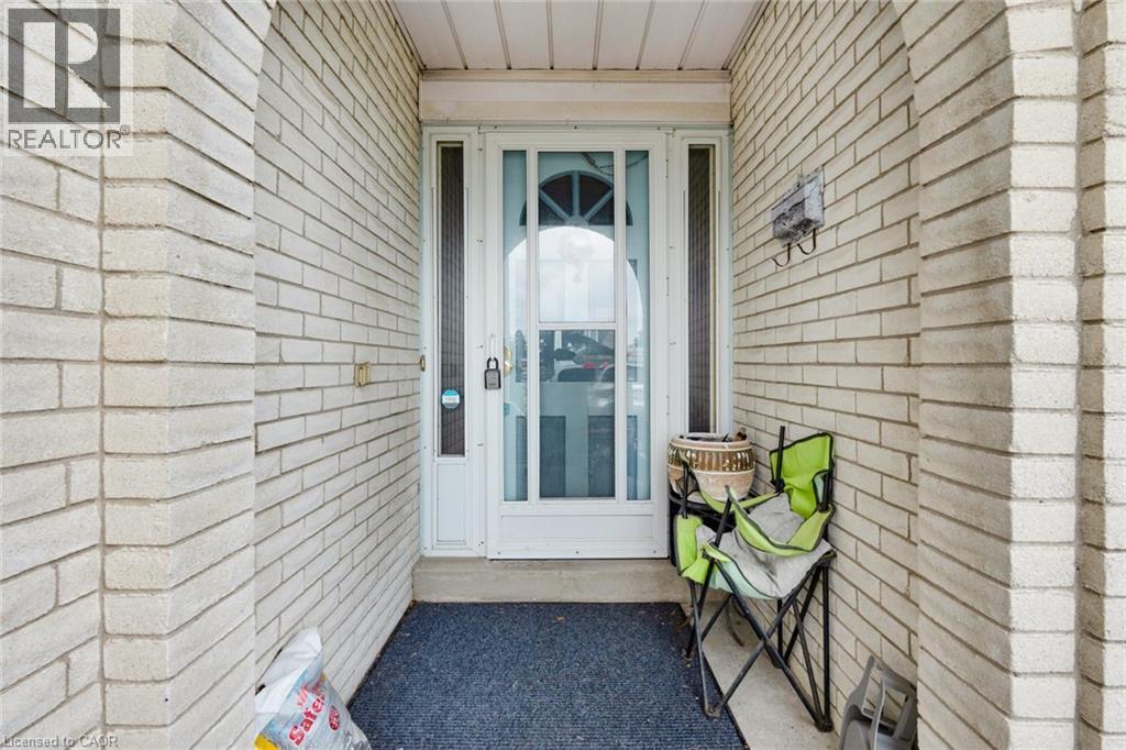591 Mohawk Road W, Hamilton, Ontario  L8C 1X5 - Photo 3 - 40851849