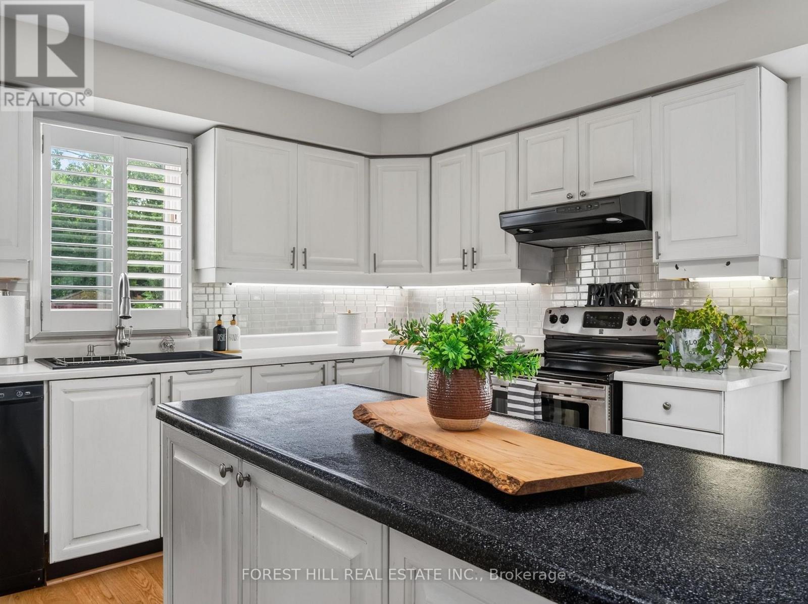 36 Trillium Drive, Aurora, Ontario  L4G 6A7 - Photo 12 - N13685174