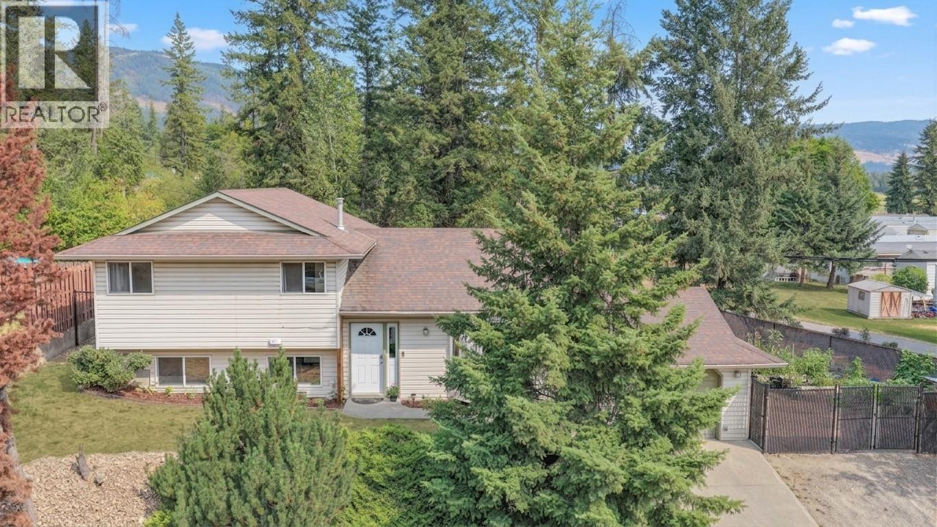 2209 Leblanc Street, Lumby, British Columbia