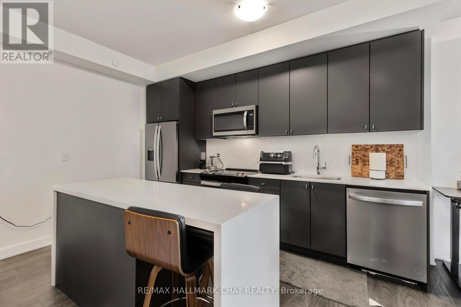 901 - 3200 William Coltson Avenue, Oakville, Ontario  L6H 7W6 - Photo 4 - W13685124