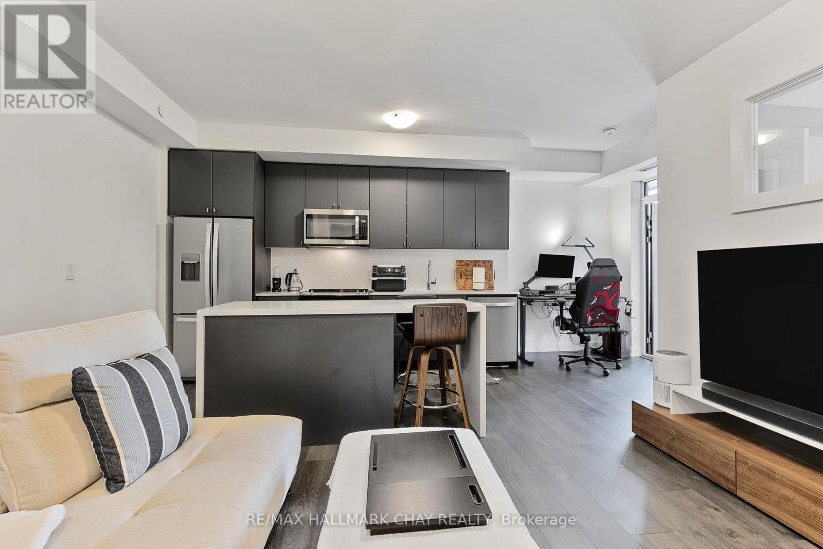 901 - 3200 William Coltson Avenue, Oakville, Ontario  L6H 7W6 - Photo 5 - W13685124