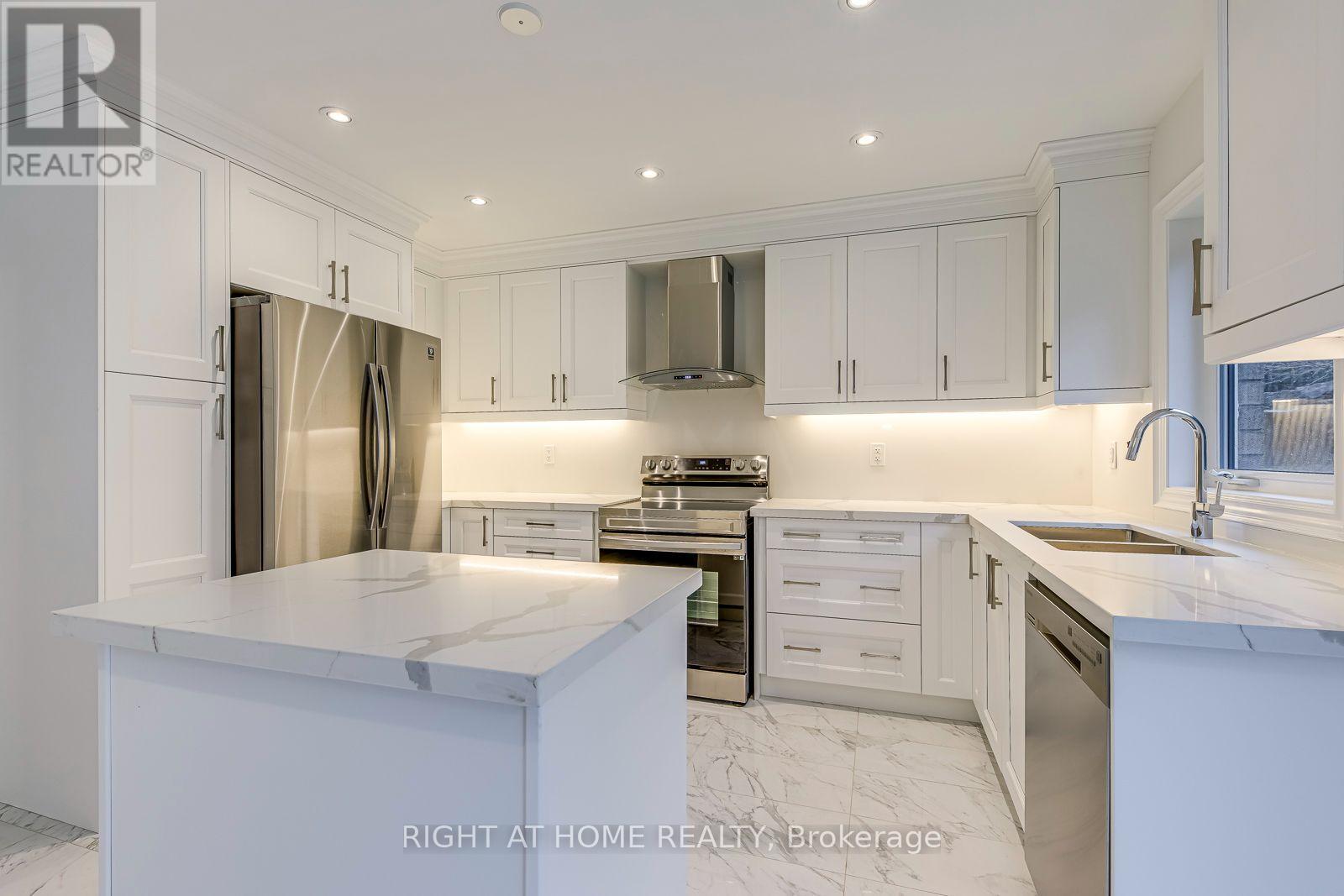2577 Islington Avenue, Toronto, Ontario  M9V 4A2 - Photo 13 - W13685186