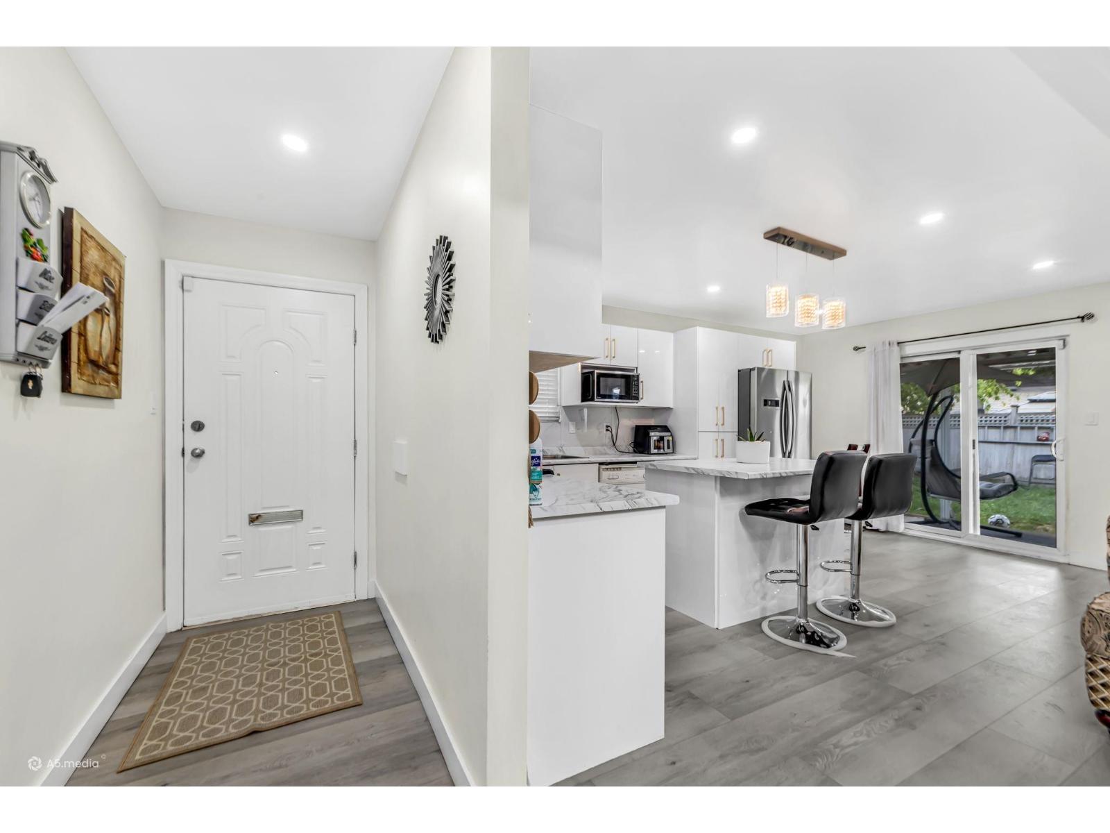 7368 Parkwood Drive, Surrey, British Columbia  V3W 7G6 - Photo 4 - R3126324