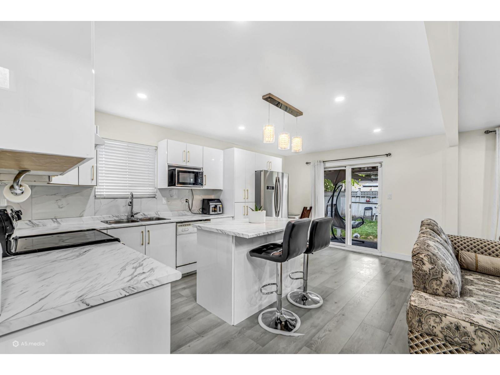 7368 Parkwood Drive, Surrey, British Columbia  V3W 7G6 - Photo 7 - R3126324