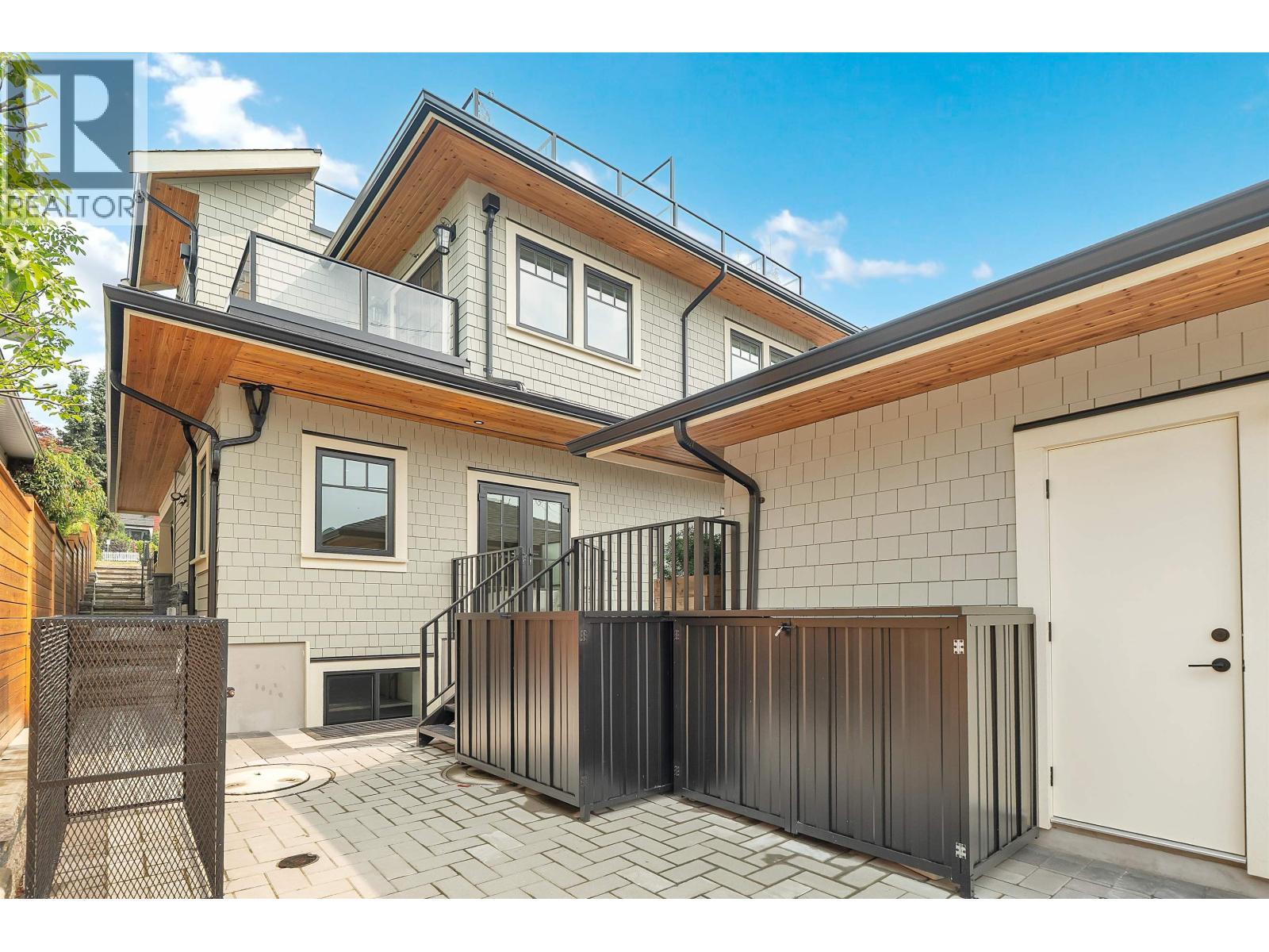 265 W 6th Street, North Vancouver, British Columbia  V7M 1K7 - Photo 28 - R3143768