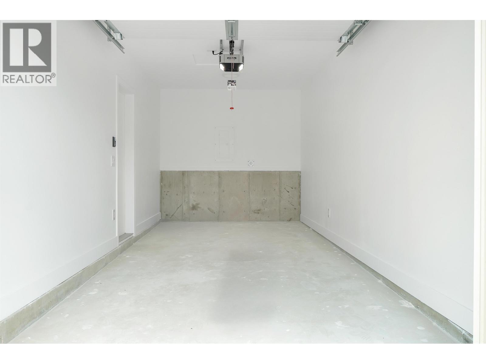 265 W 6th Street, North Vancouver, British Columbia  V7M 1K7 - Photo 27 - R3143768