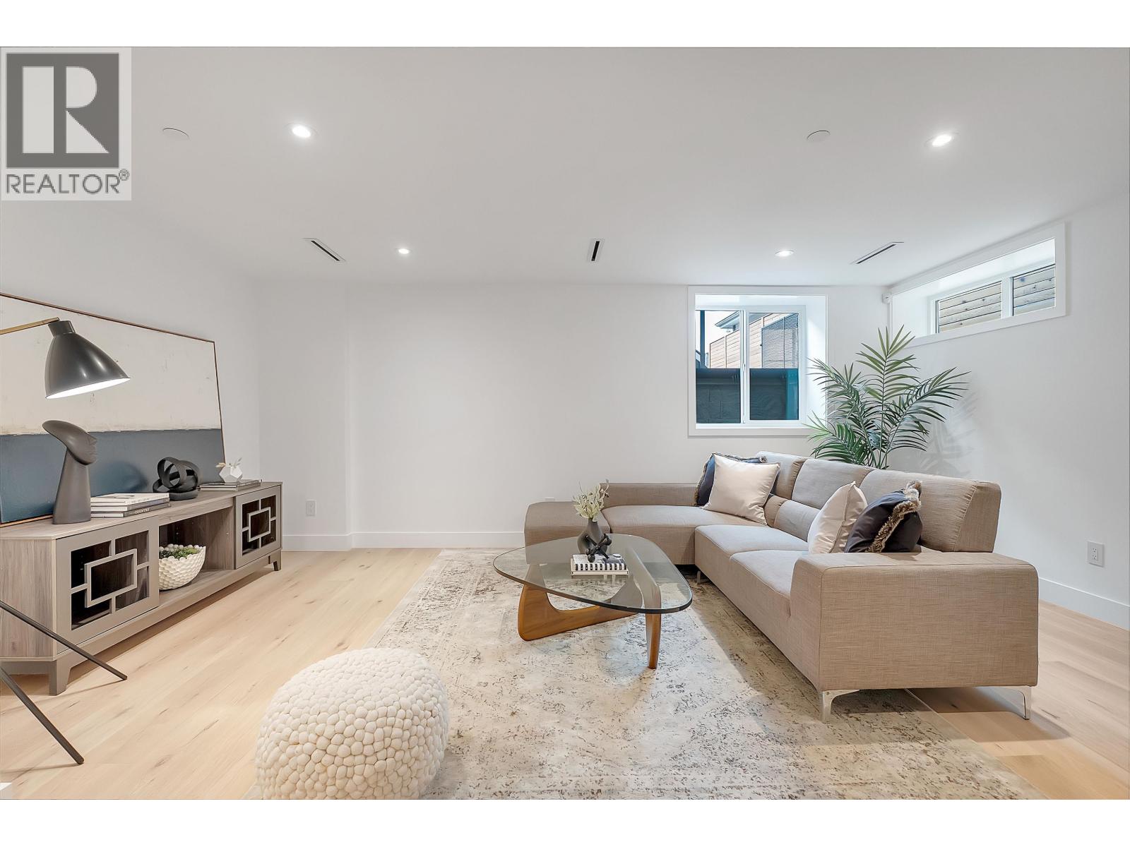 265 W 6th Street, North Vancouver, British Columbia  V7M 1K7 - Photo 20 - R3143768