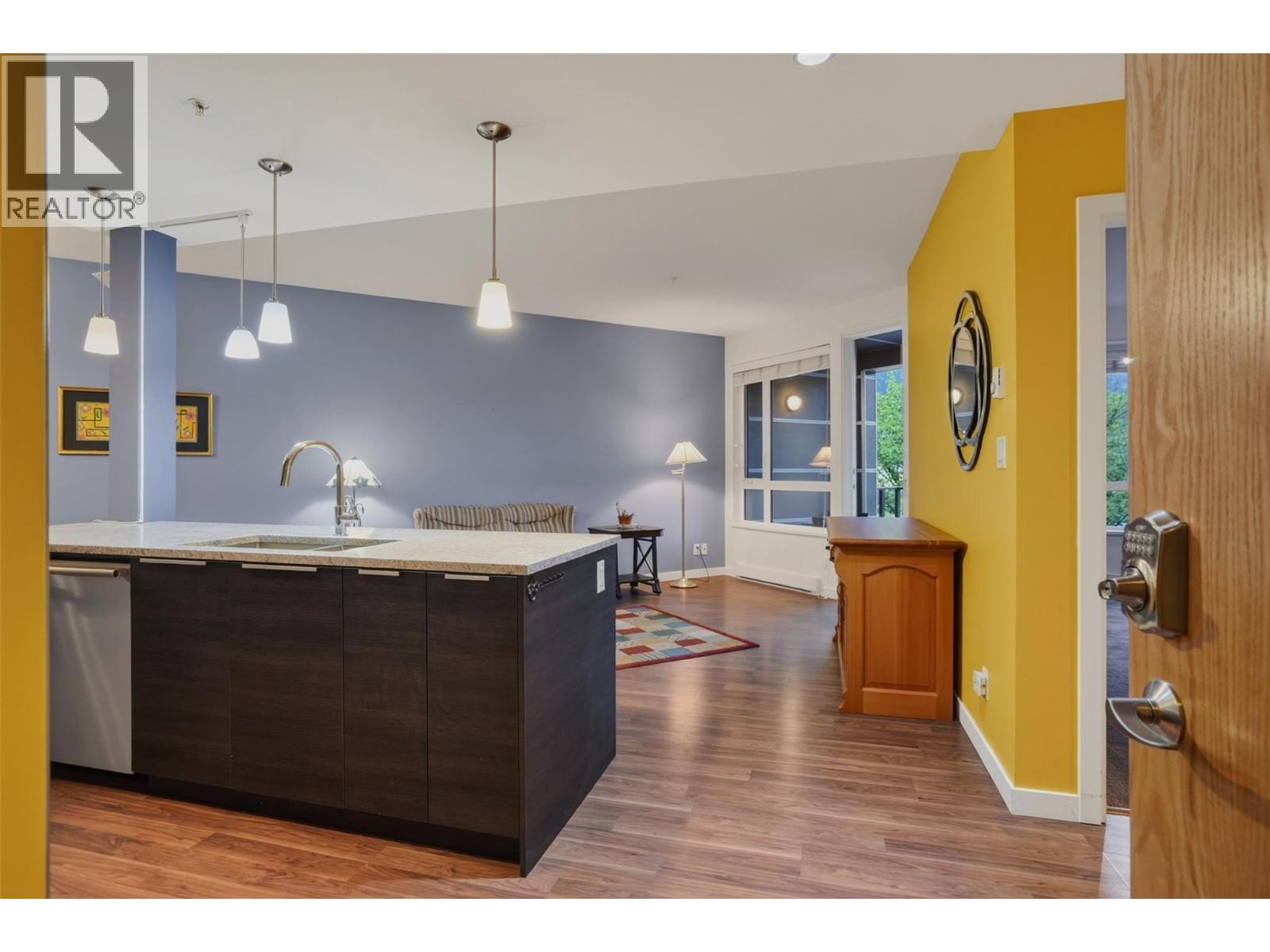 710 Vernon Street Unit# 301, Nelson, British Columbia  V1L 4G2 - Photo 5 - 10397784