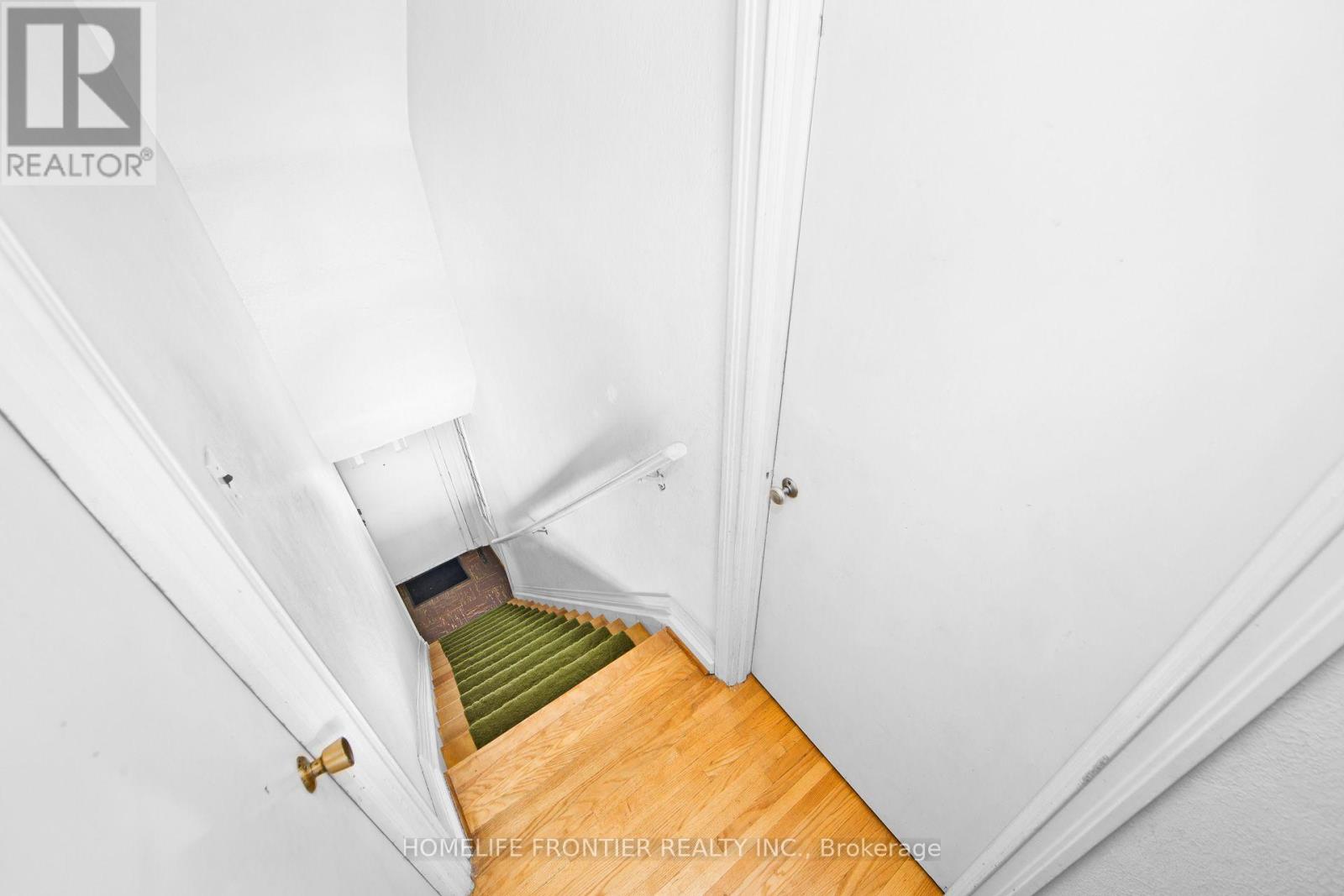 223 Elmwood Avenue, Toronto, Ontario  M2N 3M8 - Photo 11 - C13683586
