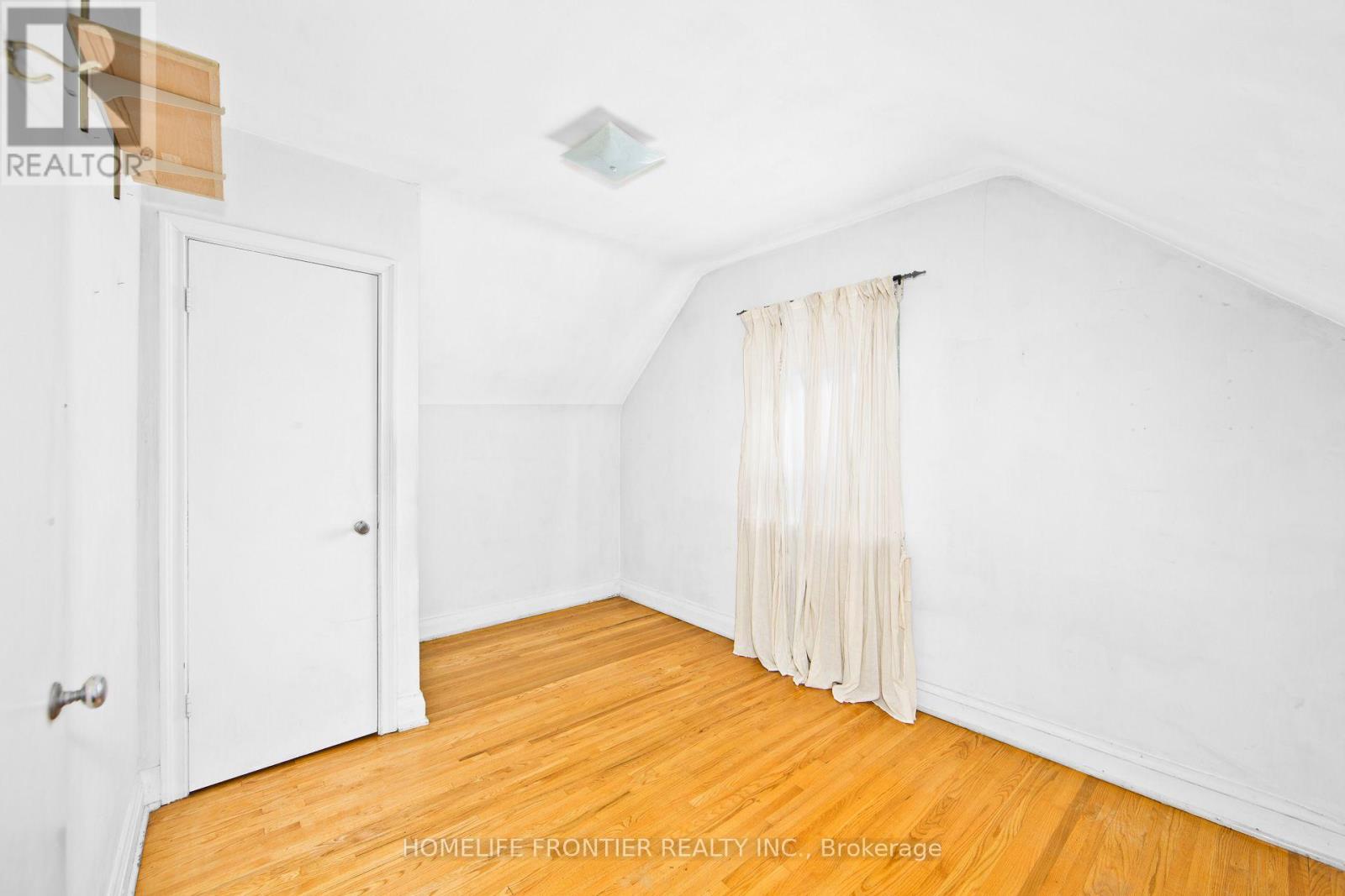 223 Elmwood Avenue, Toronto, Ontario  M2N 3M8 - Photo 13 - C13683586