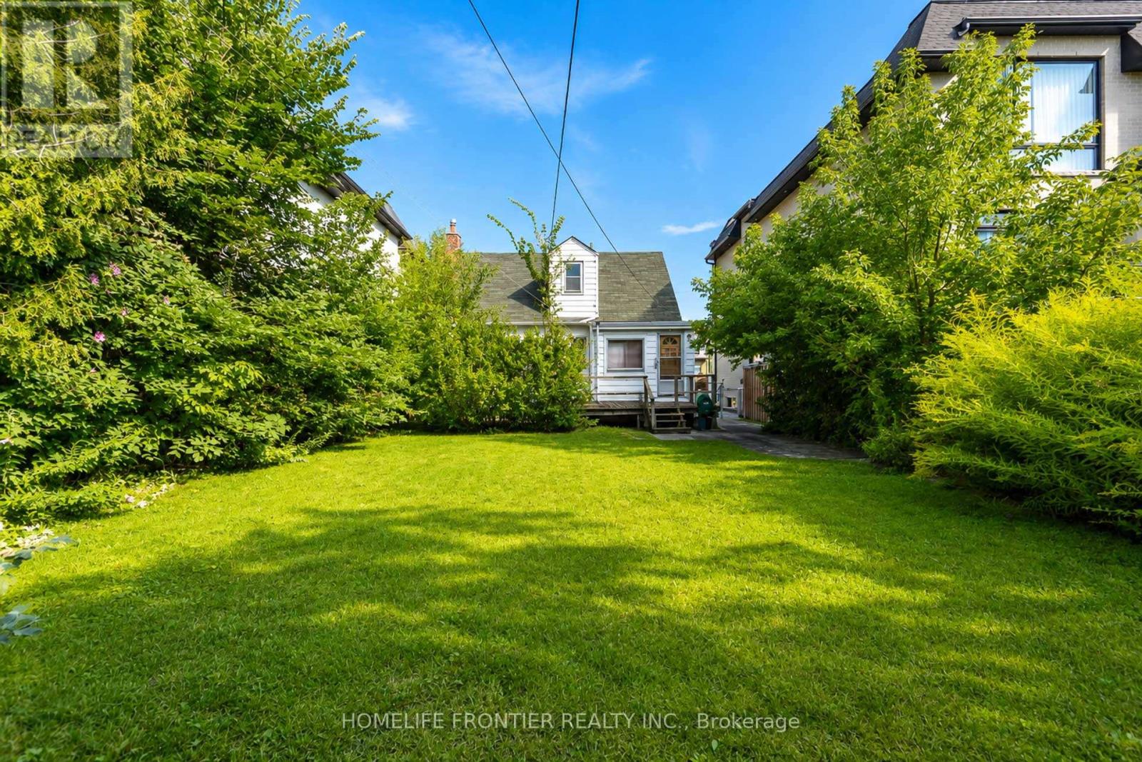 223 ELMWOOD AVENUE, Toronto, Ontario