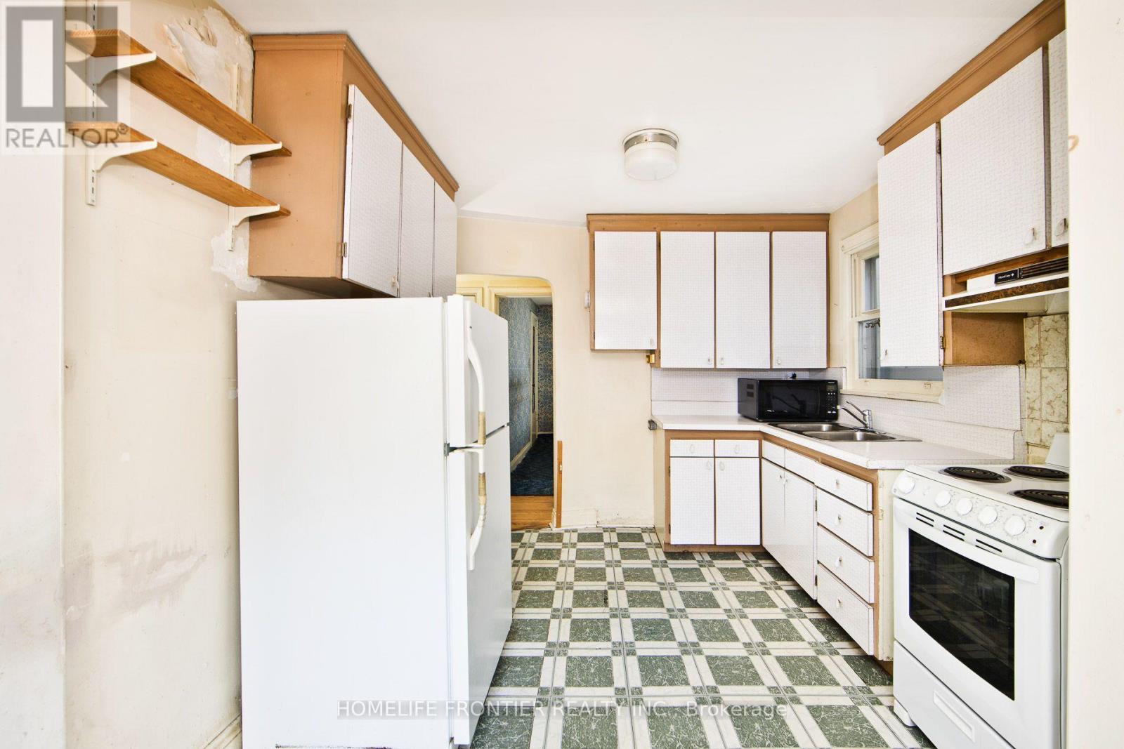 223 Elmwood Avenue, Toronto, Ontario  M2N 3M8 - Photo 7 - C13683586