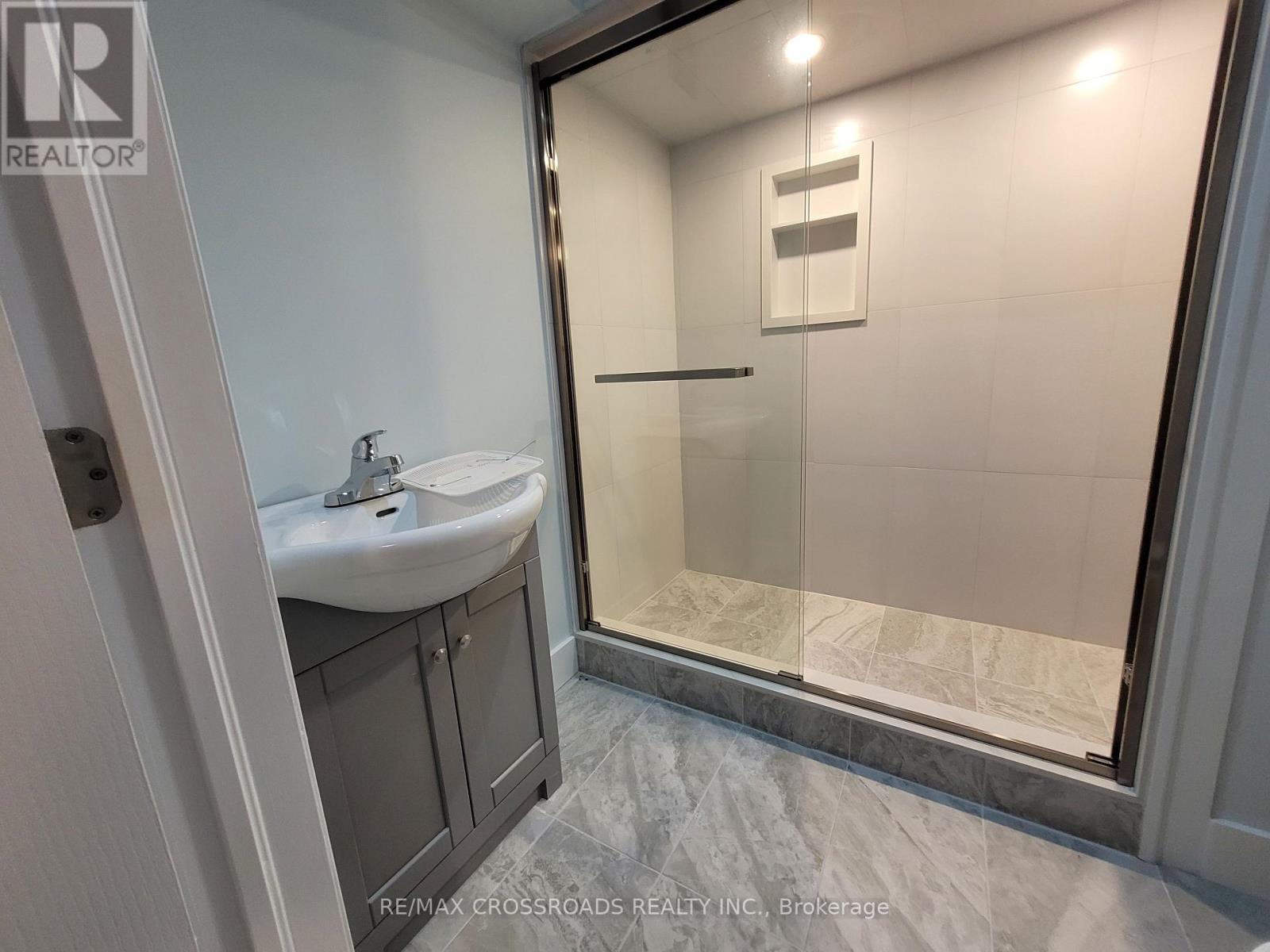 Lower - 157 Antorisa Avenue, Vaughan, Ontario  L4H 3S2 - Photo 8 - N13586544