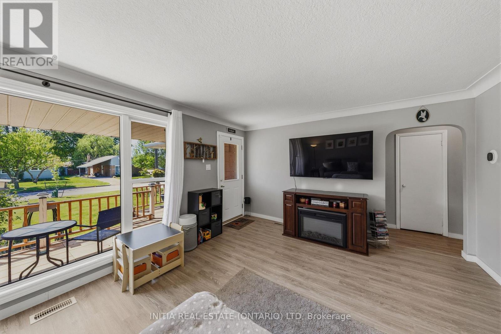 97 Grey Crescent, Sarnia, Ontario  N7S 2S3 - Photo 4 - X13685232