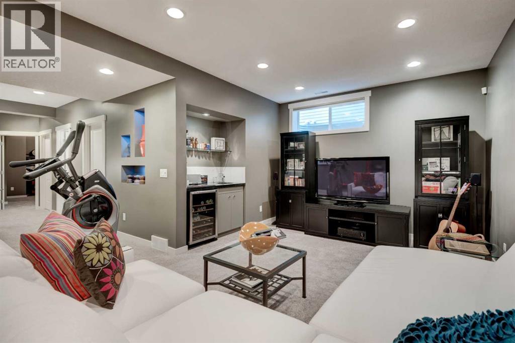 78 Ypres Green SW, Calgary, Alberta  T2T 6M1 - Photo 24 - A2316254