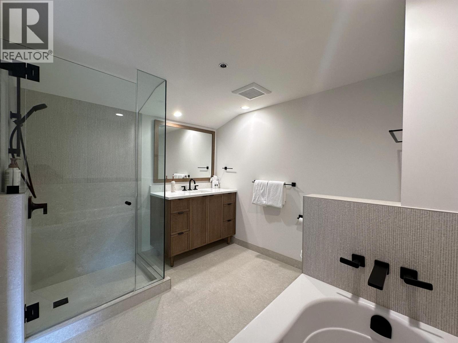 904wk15 4293 Mountain Square, Whistler, British Columbia  V8E 1B8 - Photo 13 - R3118495