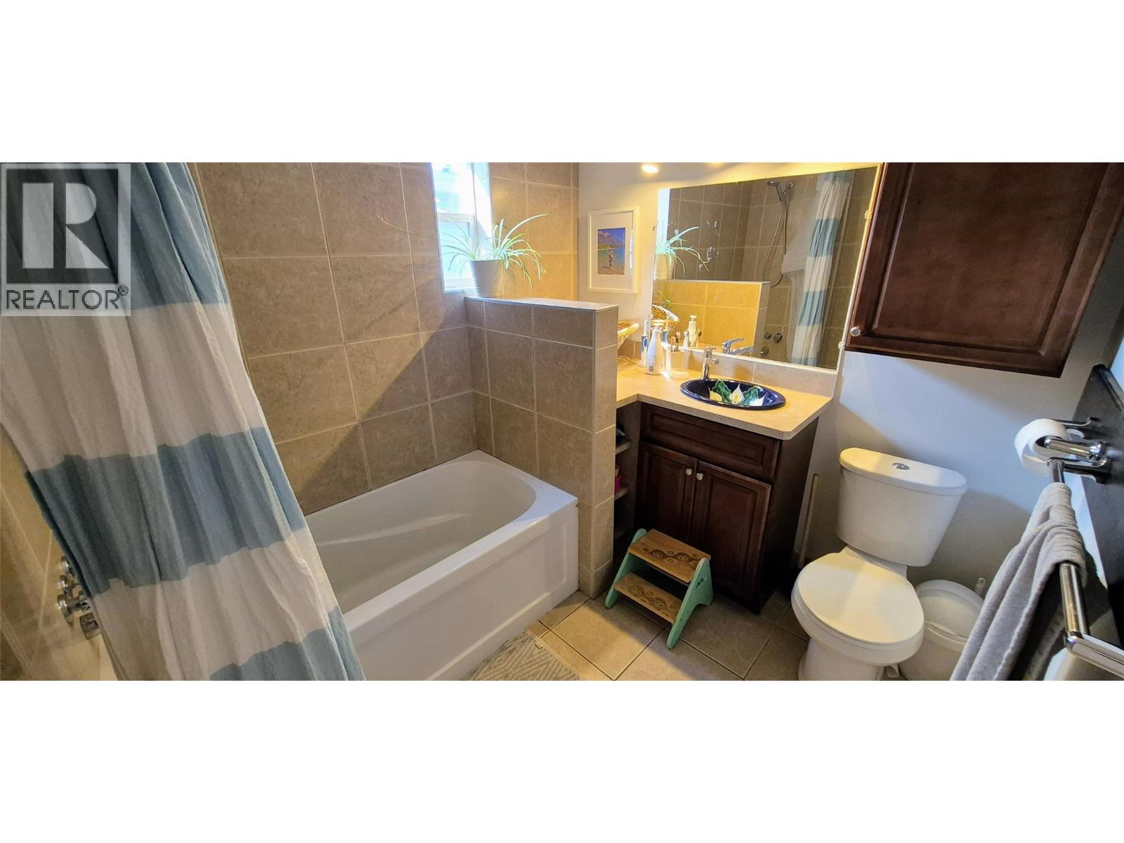 2004 Kokanee Crescent N, Cranbrook, British Columbia  V1C 5X2 - Photo 23 - 10398039