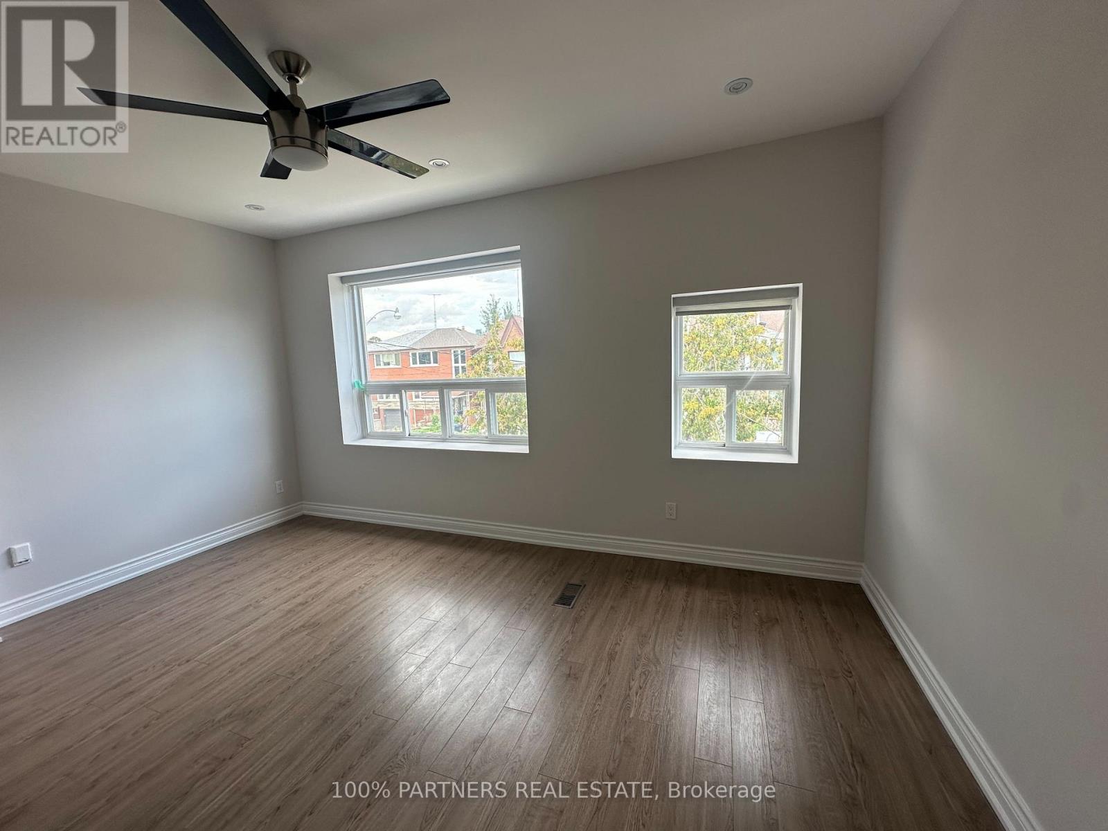 210 Bellwoods Avenue, Toronto, Ontario  M6J 2R1 - Photo 2 - C13685254