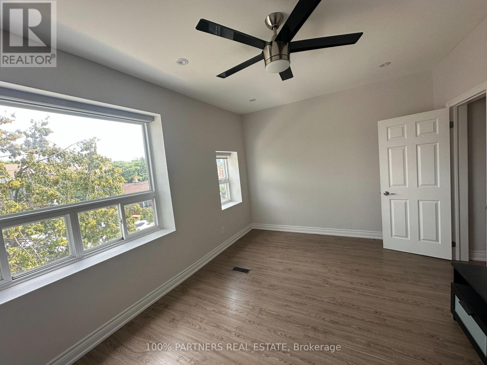 210 Bellwoods Avenue, Toronto, Ontario  M6J 2R1 - Photo 7 - C13685254