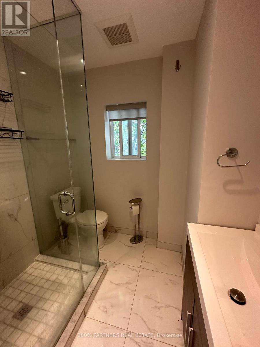 210 Bellwoods Avenue, Toronto, Ontario  M6J 2R1 - Photo 9 - C13685254