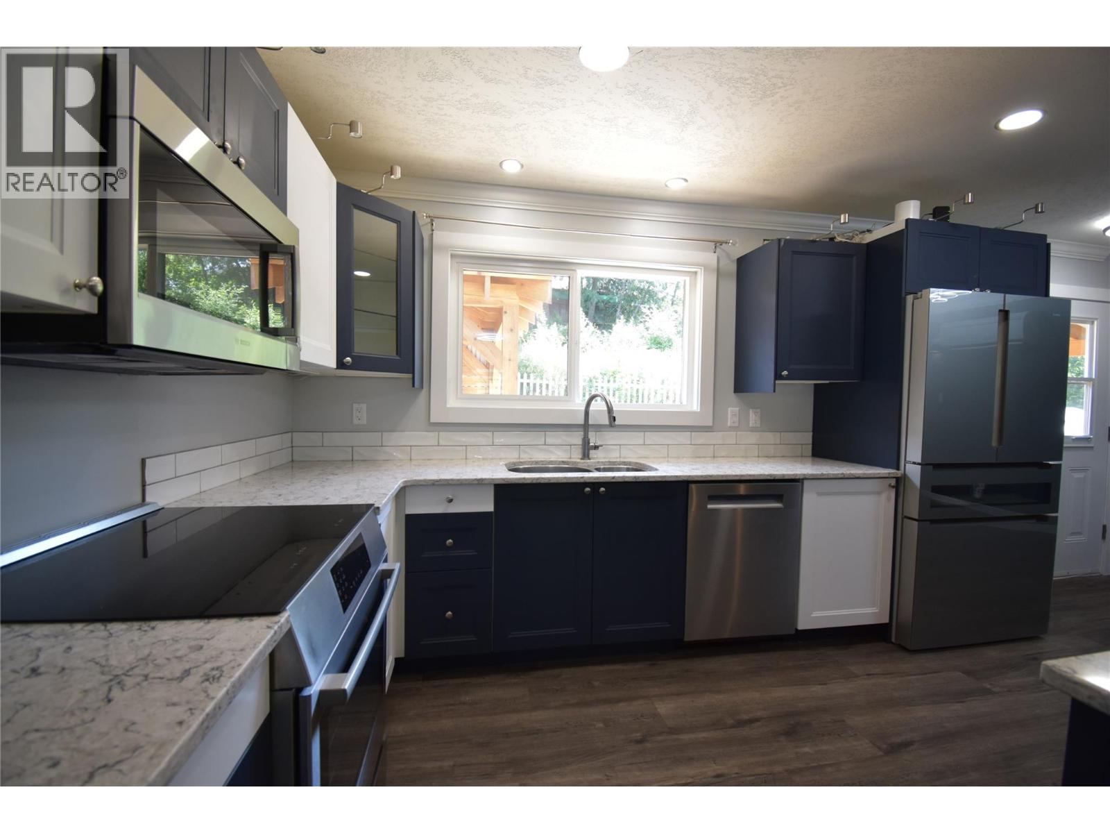 75 Mill Road, Fruitvale, British Columbia  V0G 1L1 - Photo 9 - 10388468