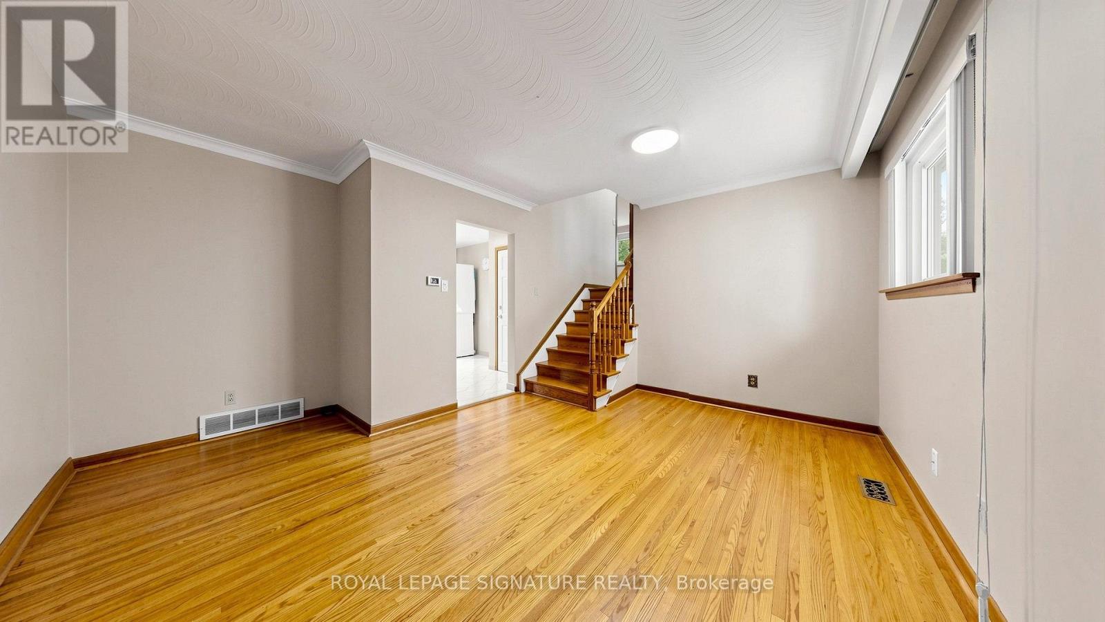 146 Maybourne Avenue, Toronto, Ontario  M1L 2W6 - Photo 10 - E13685256