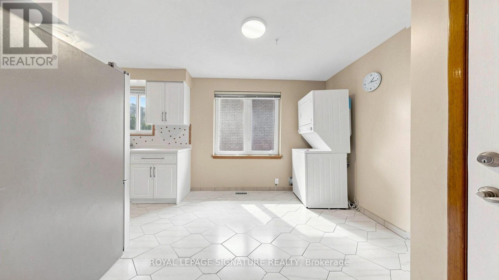 146 Maybourne Avenue, Toronto, Ontario  M1L 2W6 - Photo 9 - E13685256