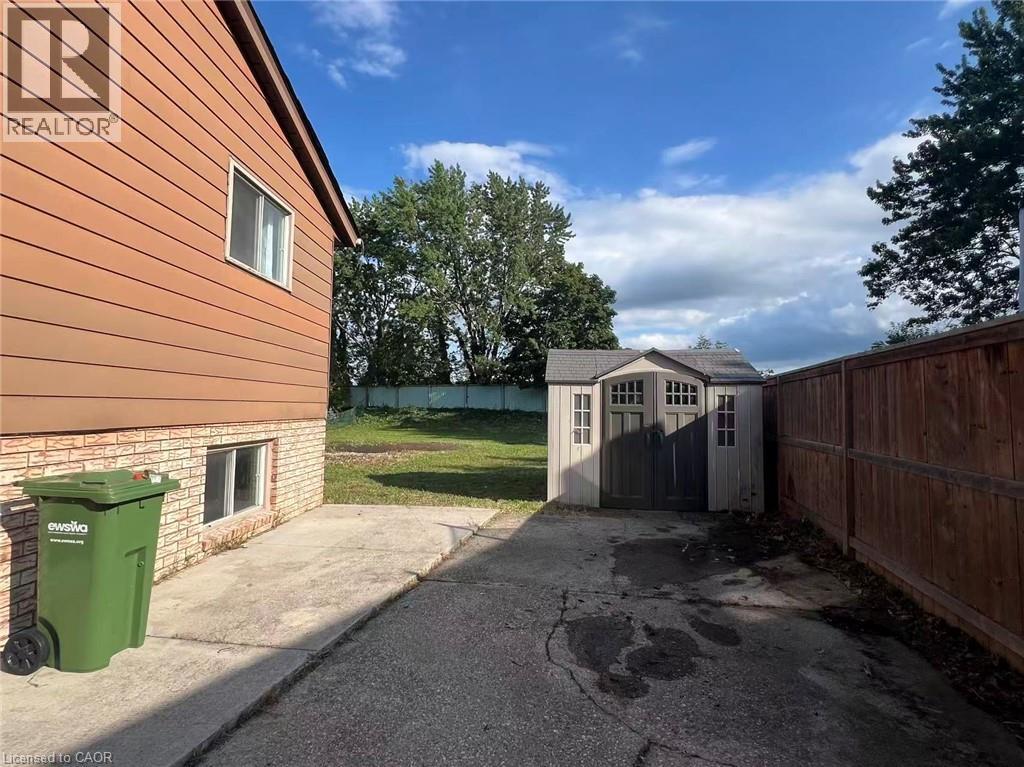 10480 Lonsdale Crescent, Windsor, Ontario  N8R 2E3 - Photo 15 - 40853352