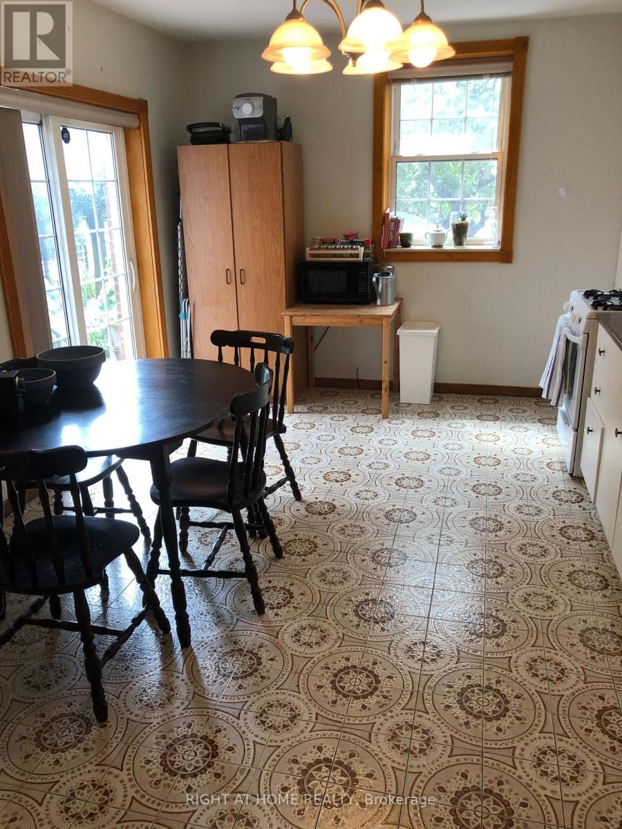564 Concord Avenue, Toronto, Ontario  M6H 2R1 - Photo 6 - W13685222