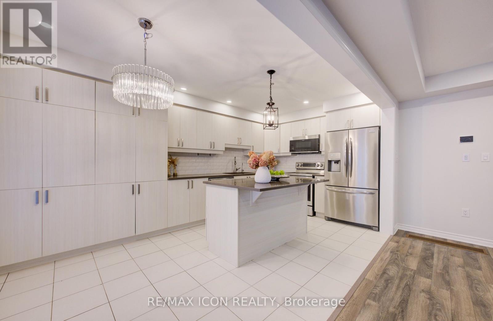 302 Jean Landing, Milton, Ontario L9E 1C6 - Photo 16 - W13685226
