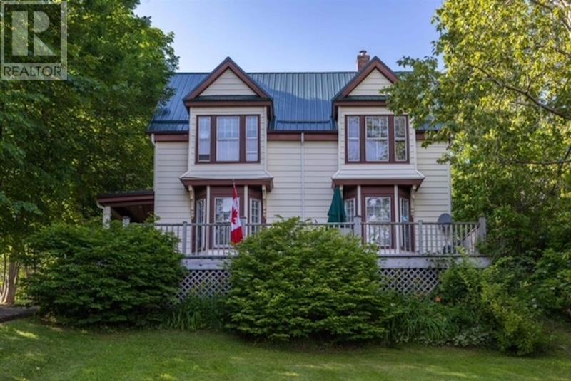 523 Chebucto Street, Baddeck, Nova Scotia  B0E 1B0 - Photo 2 - 202603269