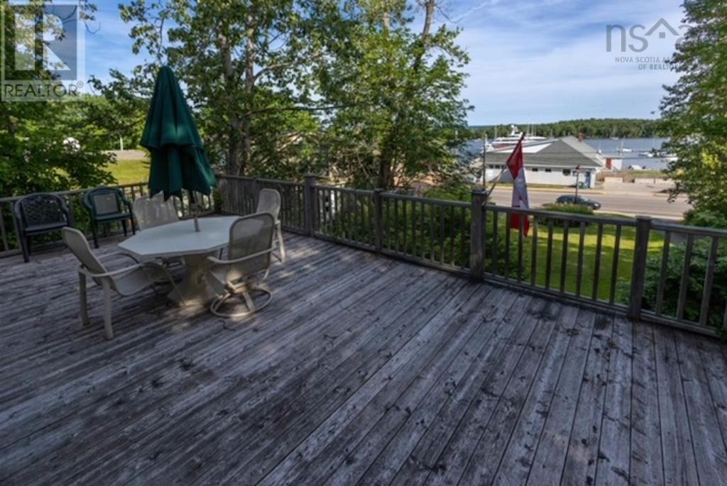 523 Chebucto Street, Baddeck, Nova Scotia  B0E 1B0 - Photo 3 - 202603269