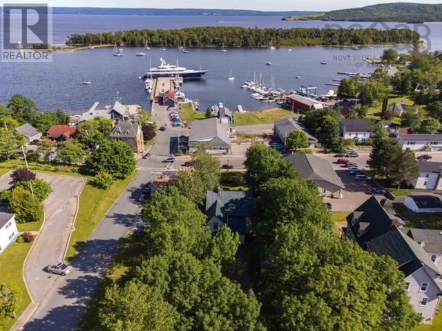 523 Chebucto Street, Baddeck, Nova Scotia  B0E 1B0 - Photo 4 - 202603269