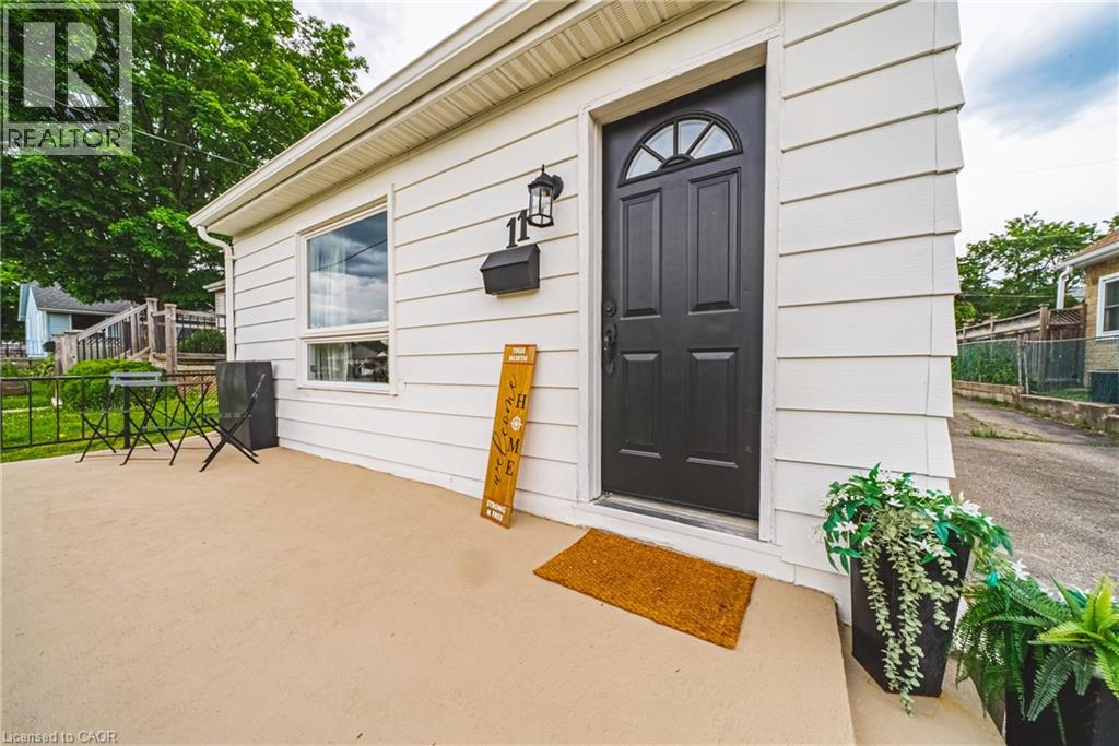 11 BROADVIEW Avenue, Cambridge, Ontario