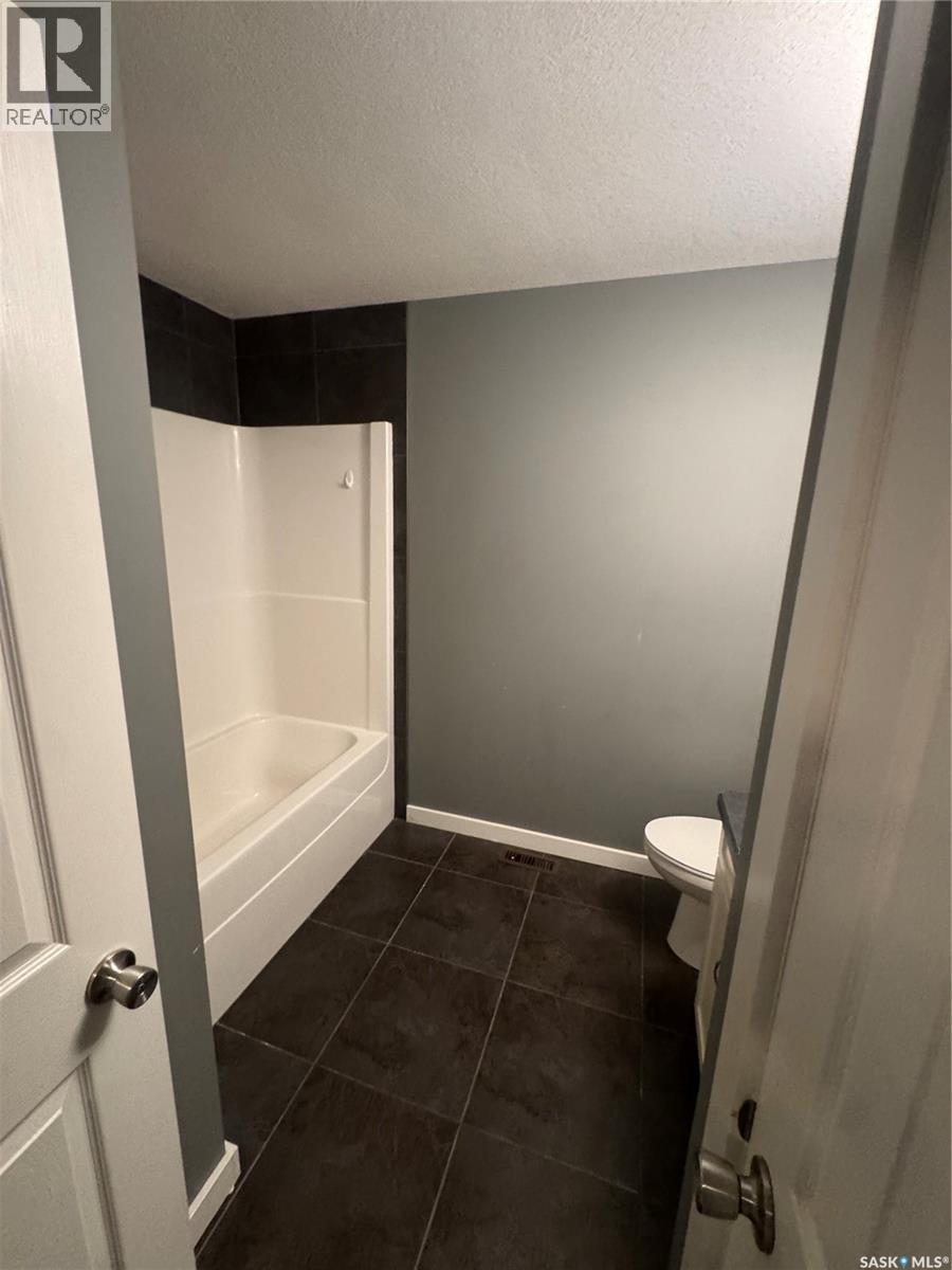 525 Alexandra Street, Weyburn, Saskatchewan  S4H 1R7 - Photo 12 - SK045822