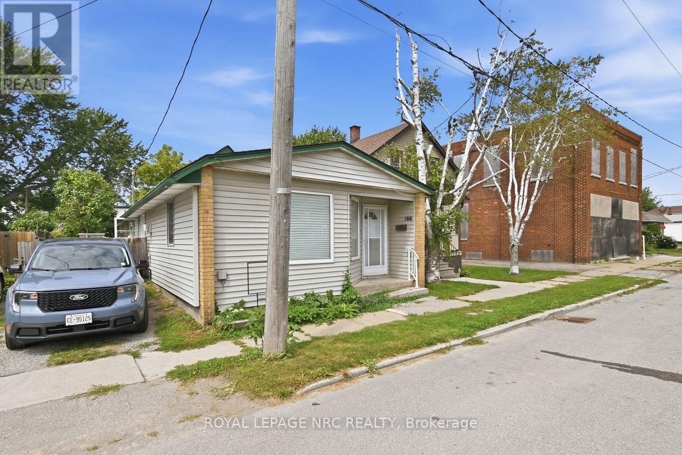 166 Mitchell Street, Port Colborne, Ontario  L3K 1Y1 - Photo 2 - X13061284