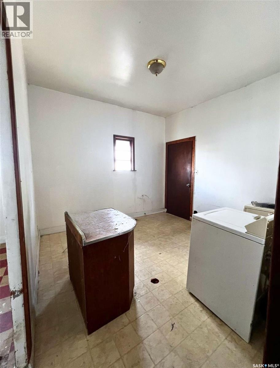 1109 S Railway Street E, Swift Current, Saskatchewan  S9H 3B6 - Photo 10 - SK032258