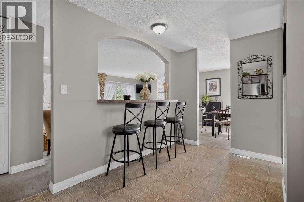 131 Cedarpark Drive SW, Calgary, Alberta  T2W 2J2 - Photo 4 - A2328297