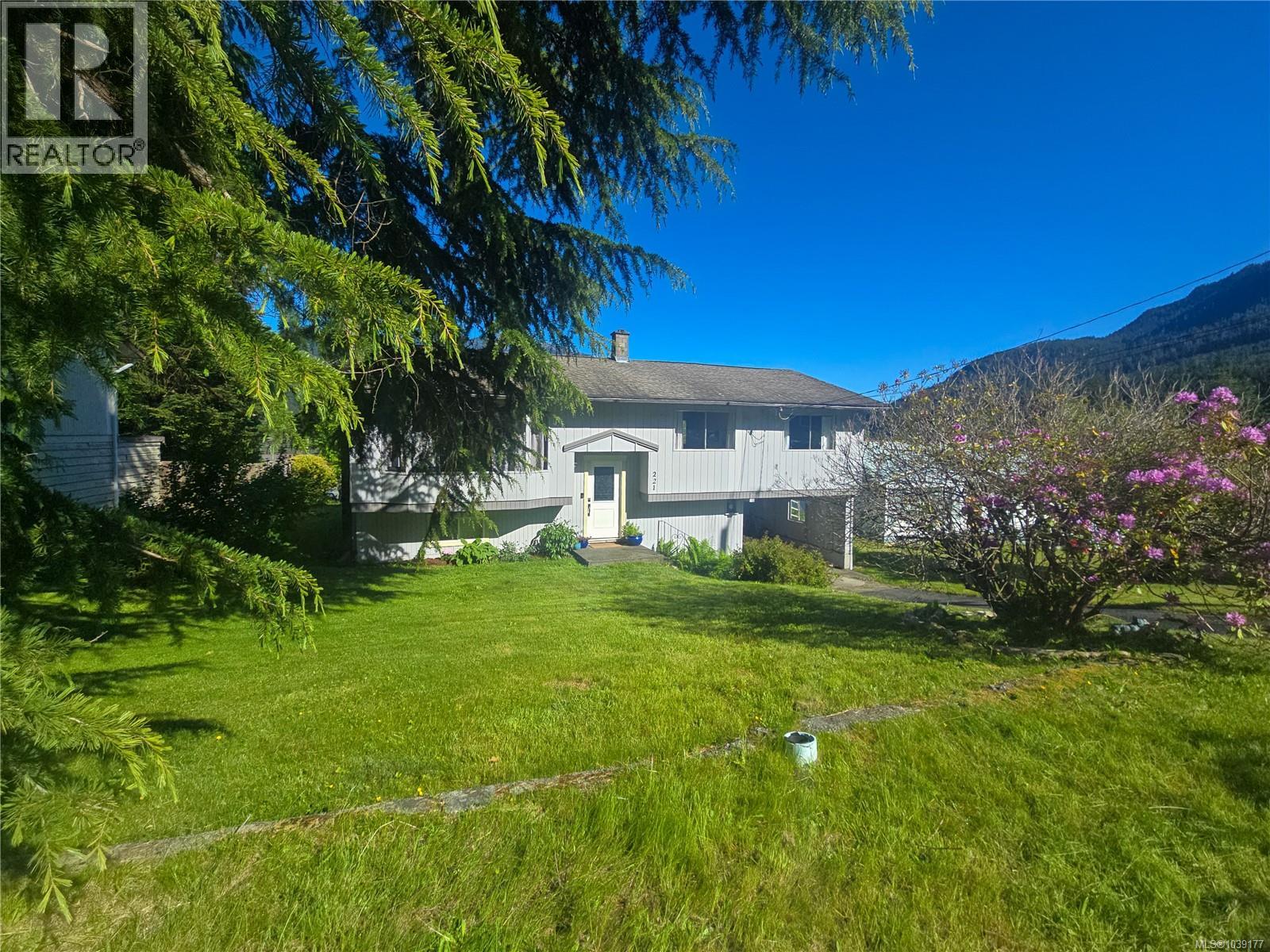 221 Spar St, Sayward, British Columbia  V0P 1R0 - Photo 85 - 1039177