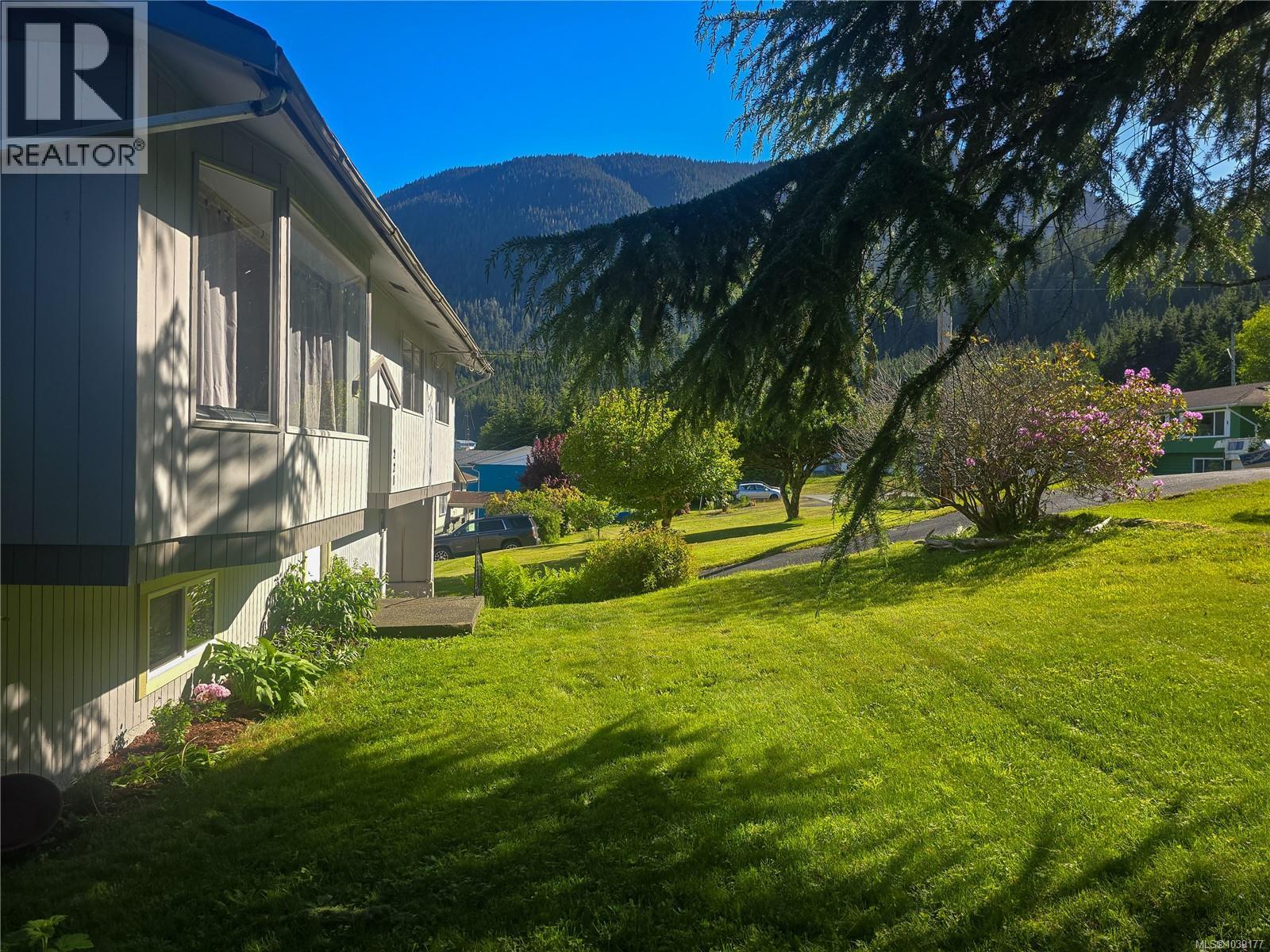 221 Spar St, Sayward, British Columbia  V0P 1R0 - Photo 83 - 1039177