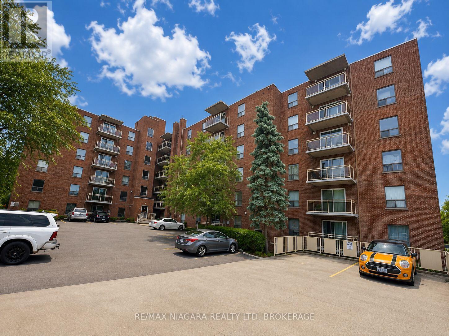 105 - 99 Church Street, St. Catharines, Ontario  L2R 3E1 - Photo 2 - X13685354
