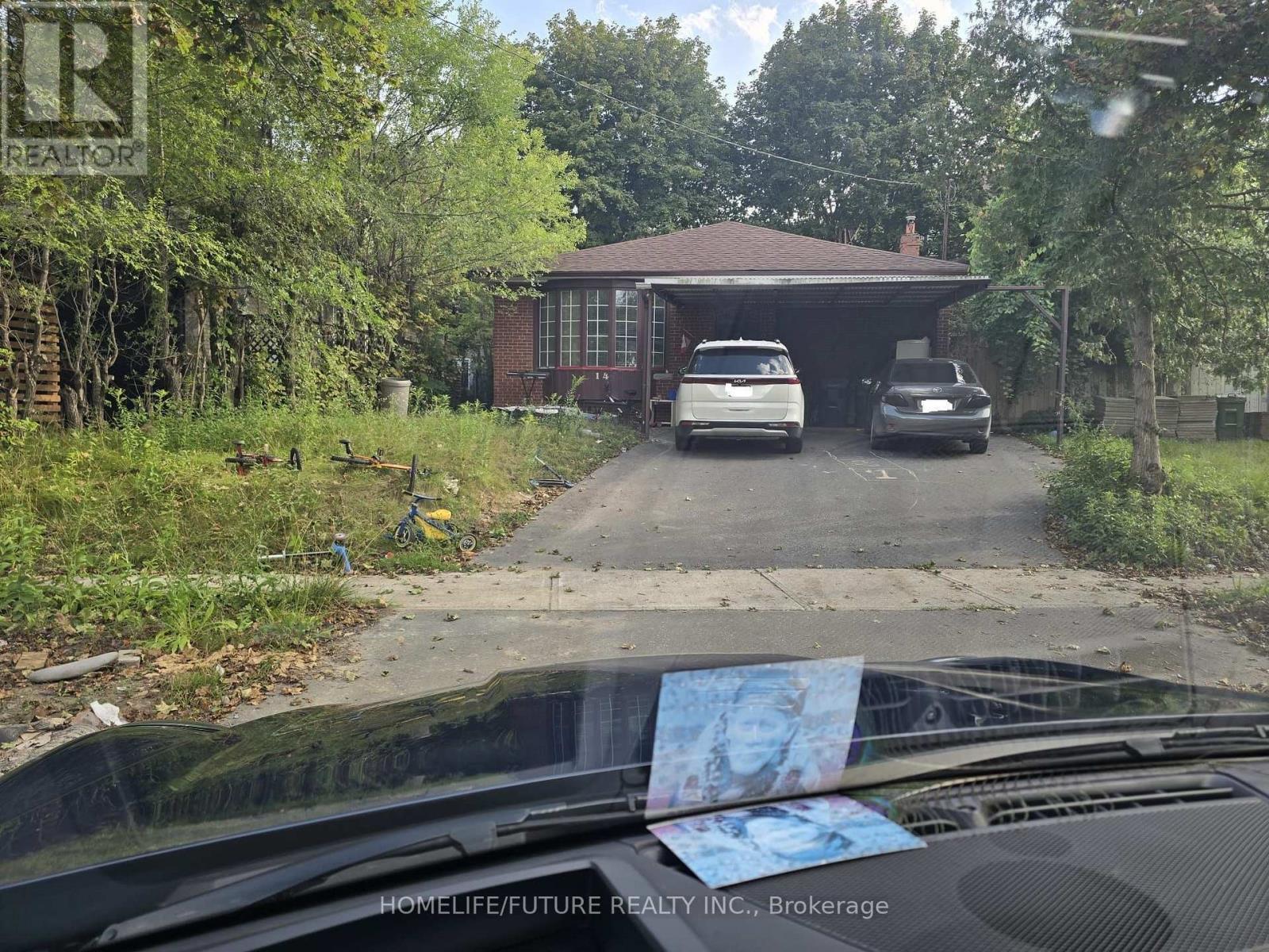 BSMT - 14 FURLONG COURT, Toronto, Ontario