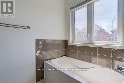 55 Formosa Avenue, Ajax, Ontario  L1Z 0N1 - Photo 15 - E13685336