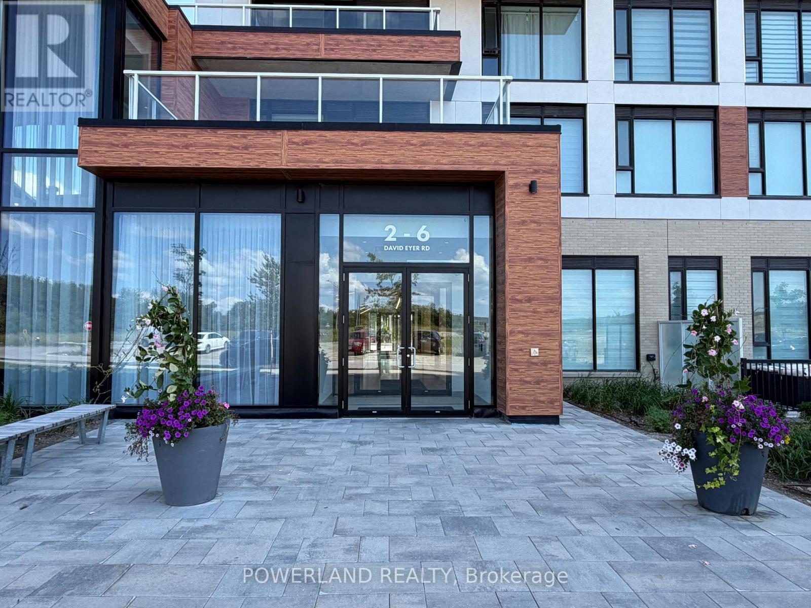 828 - 2 DAVID EYER ROAD, Richmond Hill, Ontario